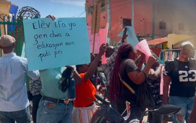 Paran elèv EFACAP Ench pran lari pandan lekòl la toujou san espas pou rantre 7 septanm